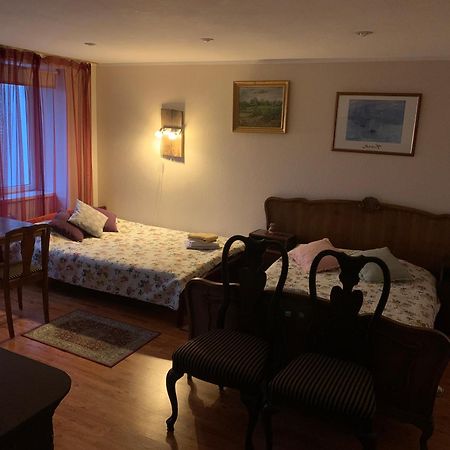 Rueuetli - Cute Old Town Apartment - 2 Big Beds, Free Parking Tartu Ngoại thất bức ảnh