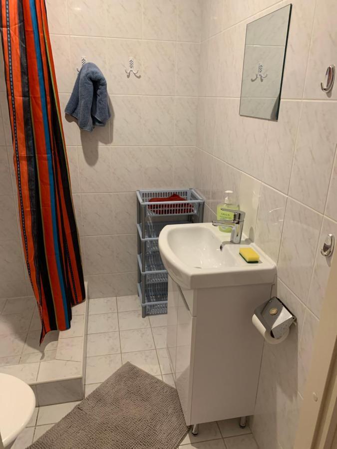 Rueuetli - Cute Old Town Apartment - 2 Big Beds, Free Parking Tartu Ngoại thất bức ảnh