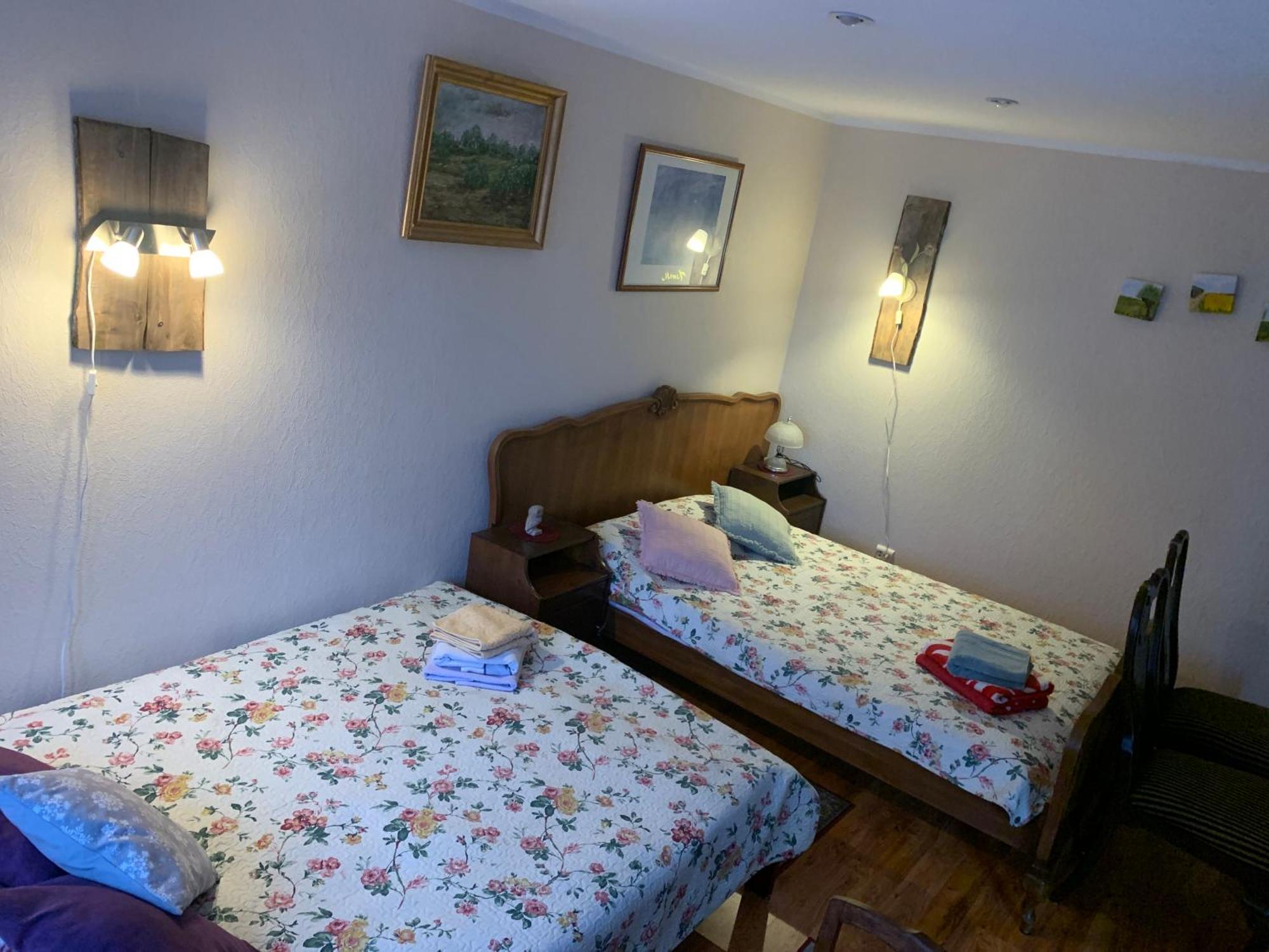 Rueuetli - Cute Old Town Apartment - 2 Big Beds, Free Parking Tartu Ngoại thất bức ảnh